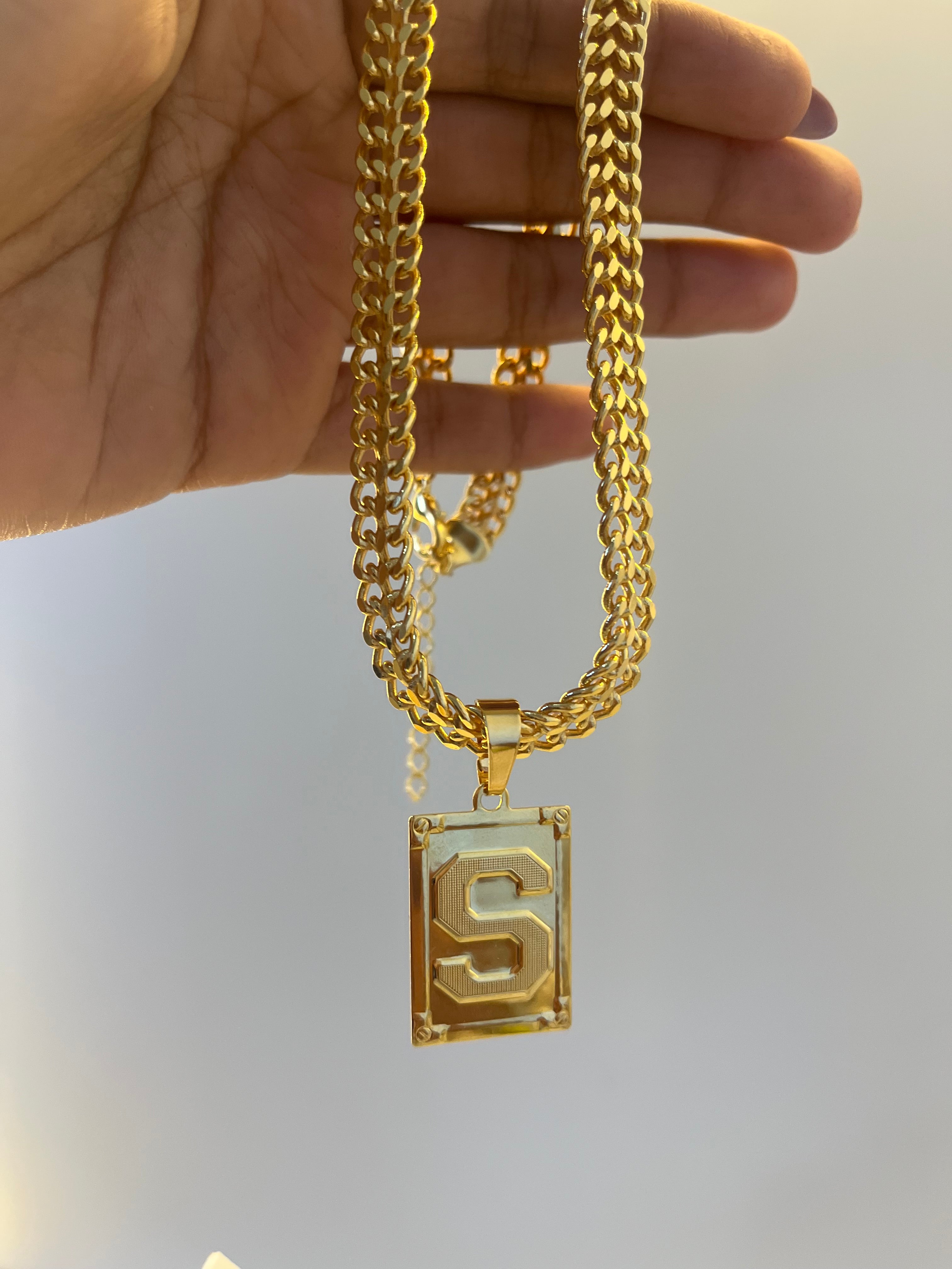 Colar lacraia + placa inicial